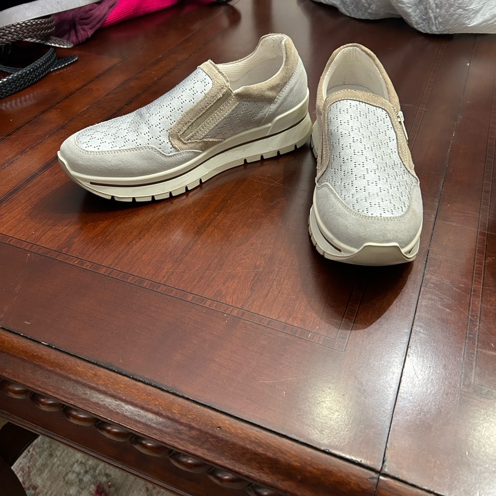IGI & CO Beige&platinum Slip-On Shoes, Memory Foam, MADE IN ITALY.